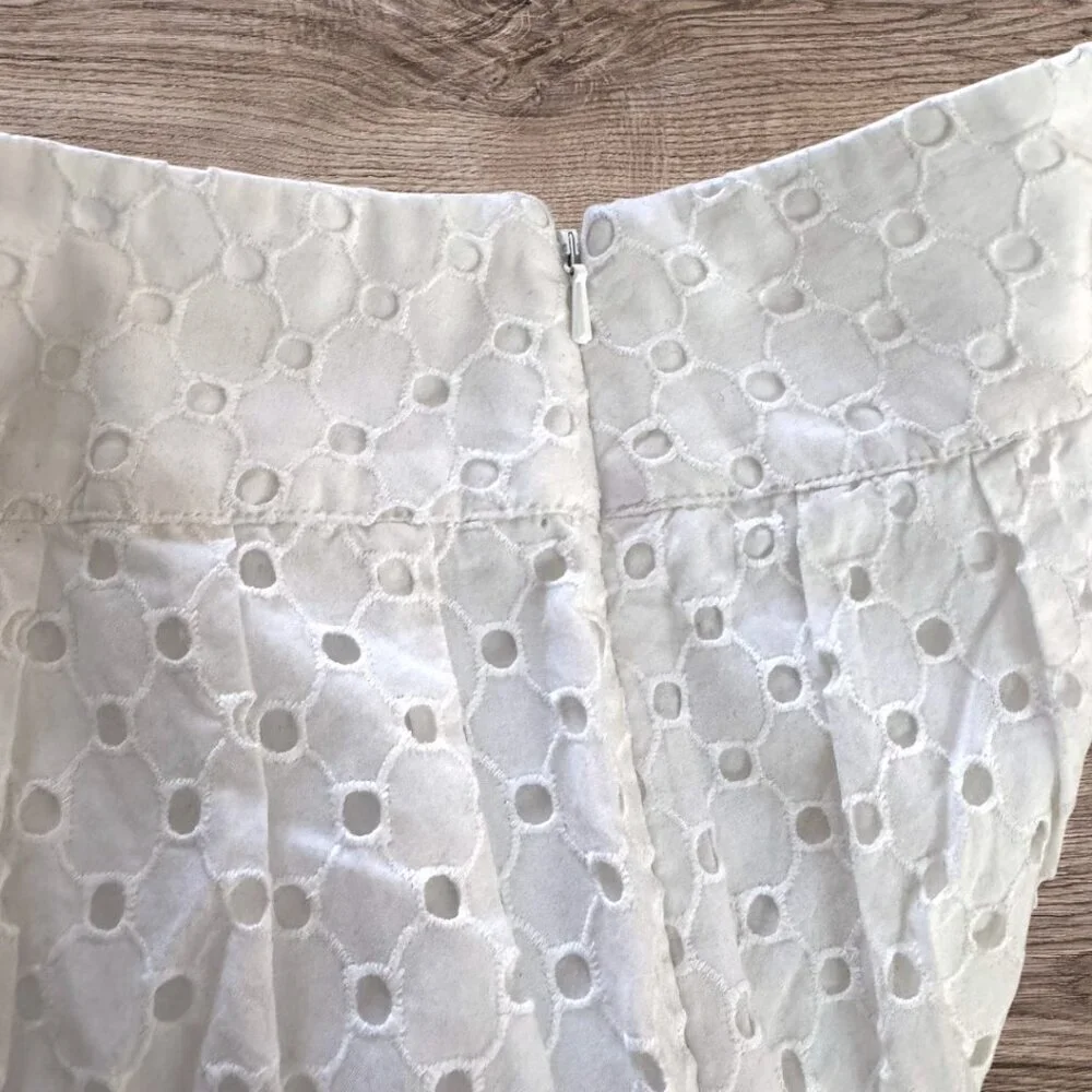 TALBOTS Women's White Eyelet Embroidered Ruffle Lined Side Zipper Cotton Size 12